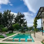 Family Augflor With Pool And Garden *