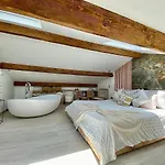 Family Augflor With Pool And Garden Villa *