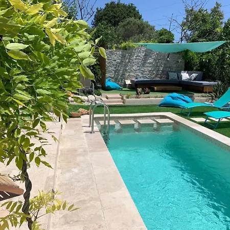 Family Augflor With Pool And Garden Вилла