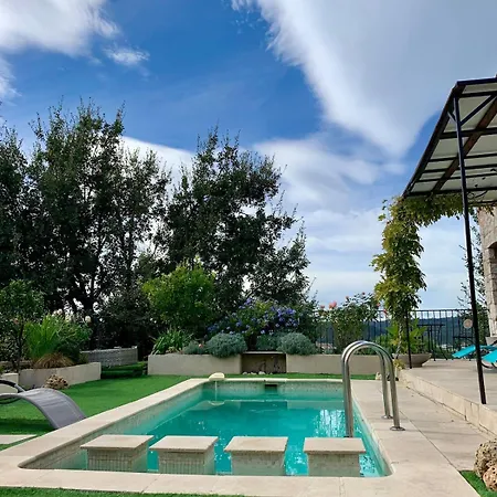 Family Augflor With Pool And Garden *