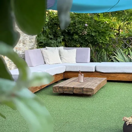 Family Augflor With Pool And Garden Villa